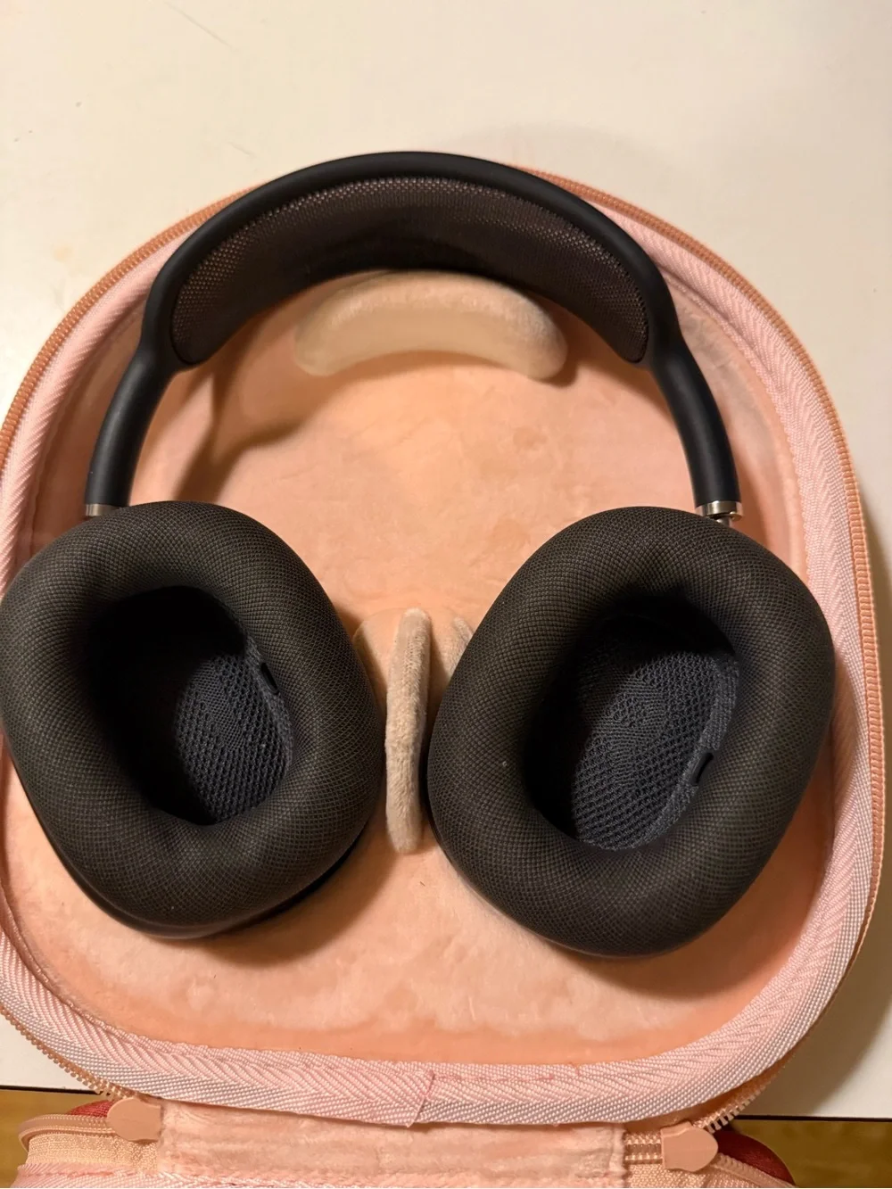 Apple AirPods Max Wireless Over-Ear Headphones Space Gray A2096 with Case.